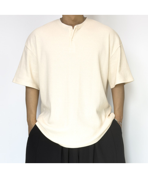PACIENCIA(パシエンシア)の「オーバーサイズワッフルヘンリーネック半袖アイボリー(Tシャツ/カットソー・メンズ・その他・LARGE/X-LARGE/XX-LARGE)」の1枚目の写真