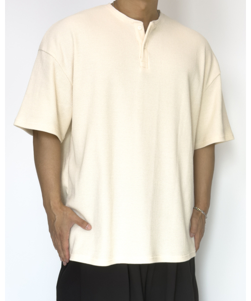 PACIENCIA(パシエンシア)の「オーバーサイズワッフルヘンリーネック半袖アイボリー(Tシャツ/カットソー・メンズ・その他・LARGE/X-LARGE/XX-LARGE)」の4枚目の写真