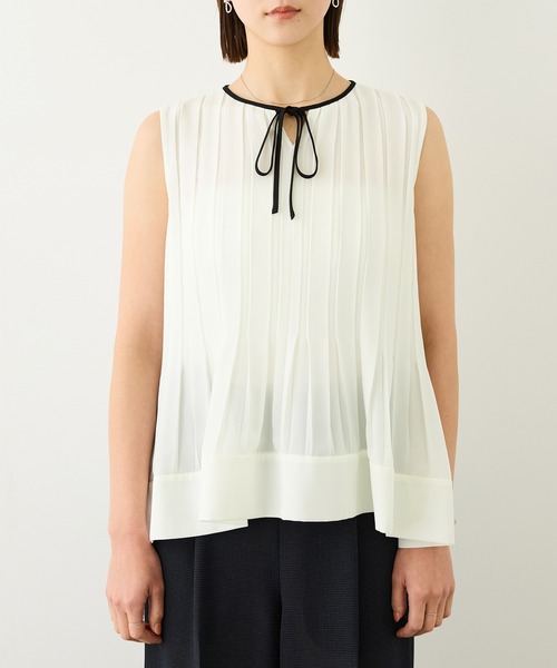 ROPE'（ロペ）の「梨地ジョーゼットプリーツブラウス/セットアップ対応（シャツ/ブラウス・レディース・ダークブラウン/ホワイト・FREE）」の7枚目の写真