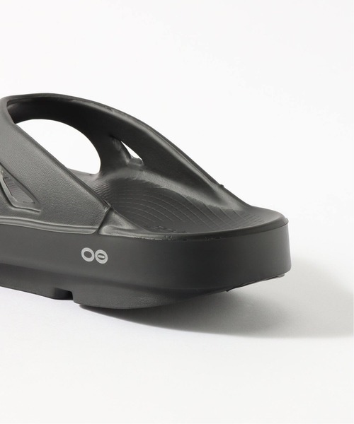 OOFOS(ウーフォス)の「OOFOS / ウーフォス OOriginal(サンダル・メンズ・ブラック・100/90/80/70)」の15枚目の写真