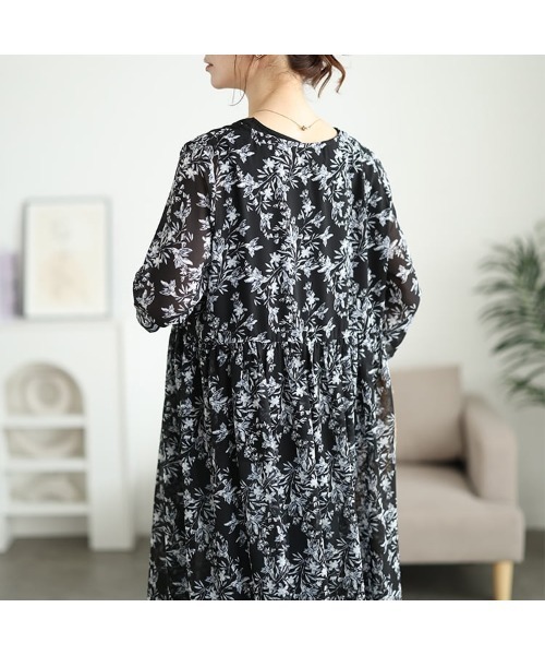 GOLDJAPAN(ゴールドジャパン)の「花柄シフォンロングカーディガン&タンクトップ2点セット【大きいサイズ対応】(カーディガン/ボレロ・レディース・ブラック・4L/3L/LL/5L)」の7枚目の写真