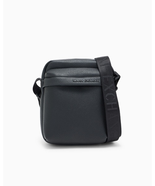 ARMANI EXCHANGE(アルマーニエクスチェンジ)の「【A|X アルマーニ エクスチェンジ】AXロゴ ショルダーバッグ(ショルダーバッグ・メンズ・ブラック・FREE)」の1枚目の写真