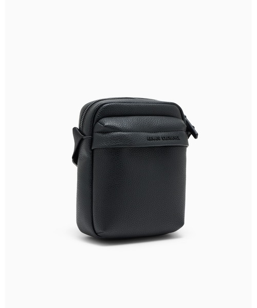 ARMANI EXCHANGE(アルマーニエクスチェンジ)の「【A|X アルマーニ エクスチェンジ】AXロゴ ショルダーバッグ(ショルダーバッグ・メンズ・ブラック・FREE)」の2枚目の写真