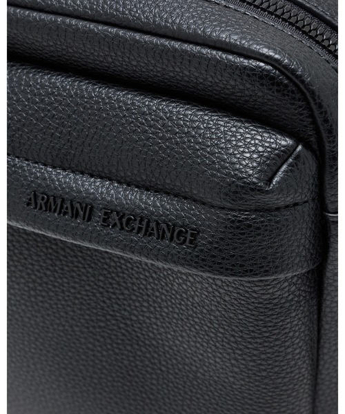 ARMANI EXCHANGE(アルマーニエクスチェンジ)の「【A|X アルマーニ エクスチェンジ】AXロゴ ショルダーバッグ(ショルダーバッグ・メンズ・ブラック・FREE)」の4枚目の写真