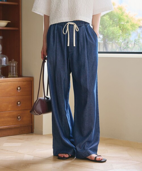 BEAUTY&YOUTH UNITED ARROWS(ビューティーアンドユースユナイテッドアローズ)の「【WEB限定】ライトデニム イージーパンツ ウォッシャブル(デニムパンツ・レディース・ライトブルー/ネイビー・L/M/S)」の1枚目の写真