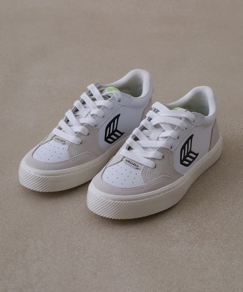 CARIUMA(カリウマ)の「VALLELY Leather Suede Logo ヴァレリー レザー スエード ロゴ(スニーカー・メンズ・ホワイト系その他・US-9/US-7/US8/US8.5/US9/US-5h/US-6h/US-6/US-8h)」の3枚目の写真