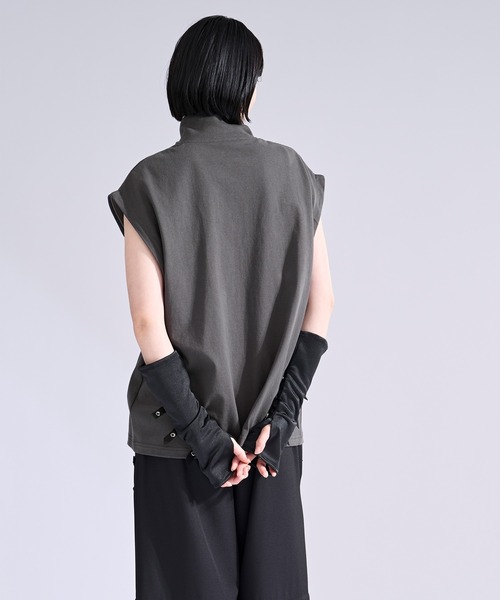 Ellno Loset(エルノロゼット)の「2wayショルダーハイネックプルオーバー(Tシャツ/カットソー・メンズ・チャコール/ブラック・SMALL/LARGE/MEDIUM)」の13枚目の写真