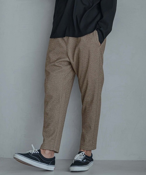 Magine(マージン)の「mp15246-Melange Herringbone Brushed Stretch Tapered Easy Pants イージーパンツ(MGN-263-022)(その他パンツ・メンズ・ブラック/ベージュ/グレー・44/46/48)」の1枚目の写真