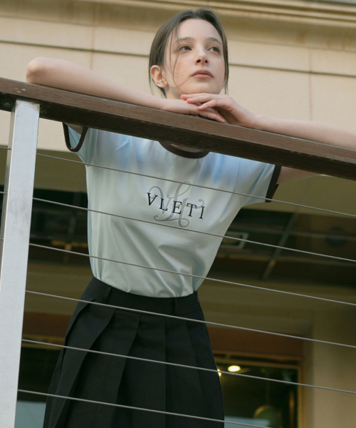 VLETI(ブレッティ)の「Logo Artwork Ringer T-shirt (sky blue)(Tシャツ/カットソー・レディース・スカイブルー・FREE)」の1枚目の写真