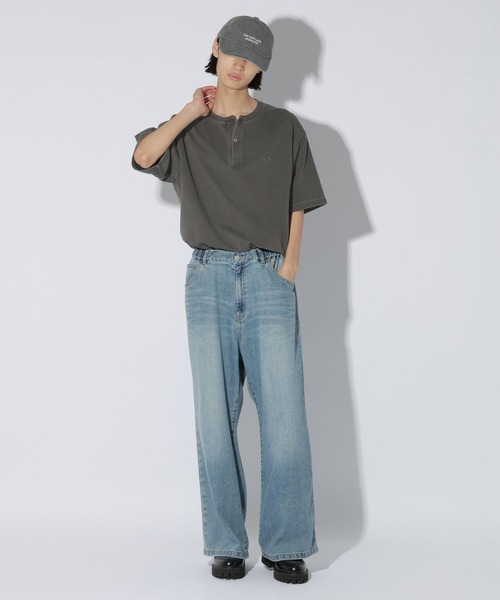 LAKOLE(ラコレ)の「フェードダンボールヘンリー / 1048838(Tシャツ/カットソー・メンズ・ベージュ/レッド/チャコール・MEDIUM/LARGE)」の5枚目の写真