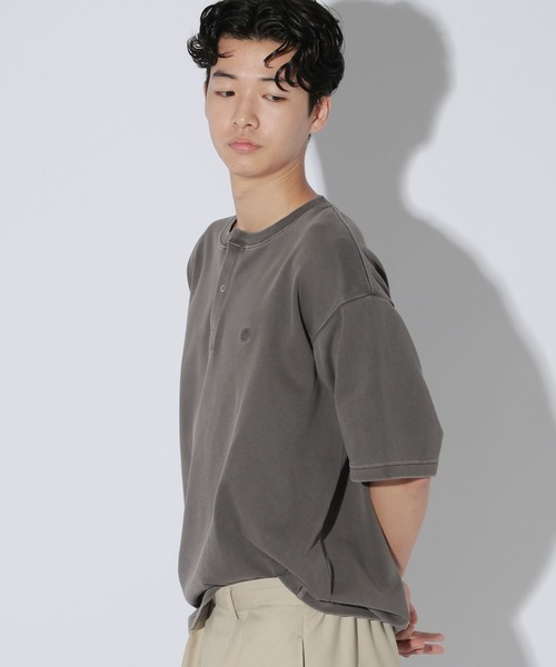 LAKOLE(ラコレ)の「フェードダンボールヘンリー / 1048838(Tシャツ/カットソー・メンズ・ベージュ/レッド/チャコール・MEDIUM/LARGE)」の15枚目の写真