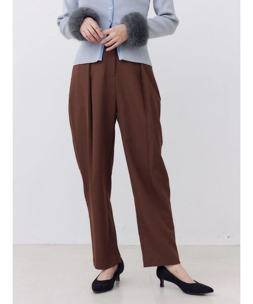 TONAL(トーナル)の「ビジューベルトカーブパンツ(スラックス・レディース・アイボリー/ネイビー/ブラウン・MEDIUM/SMALL)」の2枚目の写真