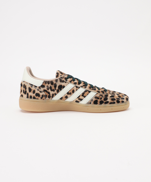 Spick & Span(スピックアンドスパン)の「adidas / アディダス HANDBALL SPEZIAL W KI6678(スニーカー・レディース・ベージュ・23cm/23.5cm/24cm/24.5cm/25cm)」の4枚目の写真