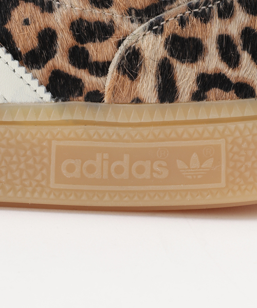 Spick & Span(スピックアンドスパン)の「adidas / アディダス HANDBALL SPEZIAL W KI6678(スニーカー・レディース・ベージュ・23cm/23.5cm/24cm/24.5cm/25cm)」の8枚目の写真