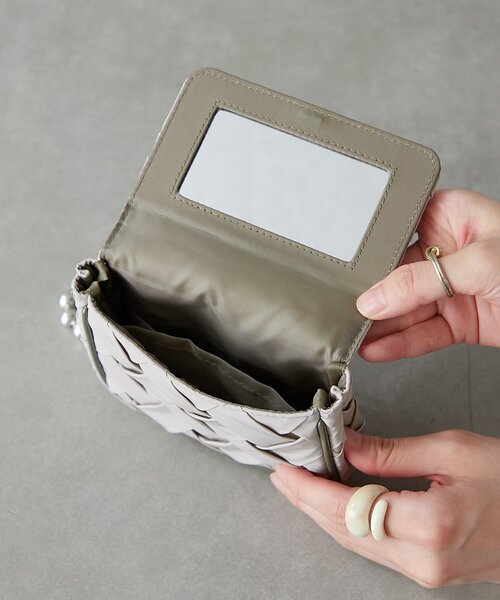 BIRTHDAY BAR(バースデイバー)の「Suede Tissue Pocket Charm Pouch チャームポーチ(ポーチ・レディース・ベージュ/ネイビー・0)」の7枚目の写真