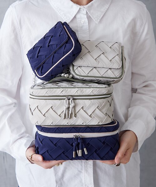 BIRTHDAY BAR(バースデイバー)の「Suede Tissue Pocket Charm Pouch チャームポーチ(ポーチ・レディース・ベージュ/ネイビー・0)」の3枚目の写真
