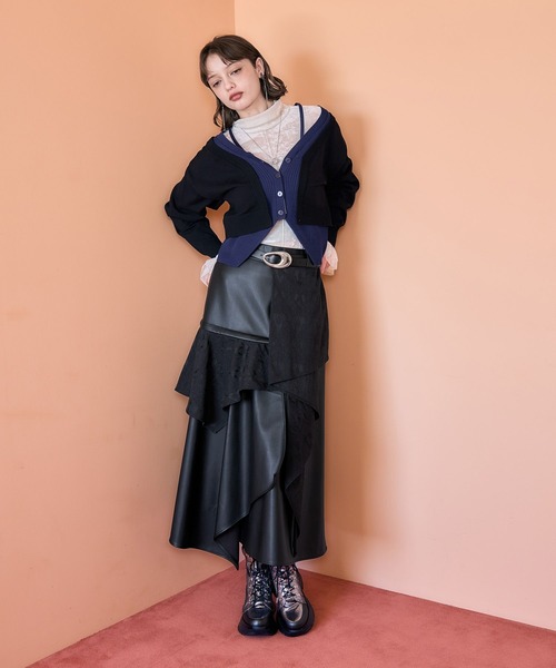 HARE(ハレ)の「2wayハイショクレイヤーVネックカーディガン(HARE)(カーディガン/ボレロ・レディース・レッド/ブラック・FREE)」の11枚目の写真