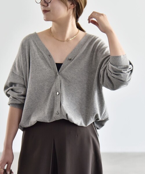 quaranciel(カランシエル)の「quaranciel:〈手洗い可能〉カシミヤ ミックス Vネック ドロスト カーディガン(カーディガン/ボレロ・レディース・ライトグレー/ブラウン・ONE SIZE)」の19枚目の写真