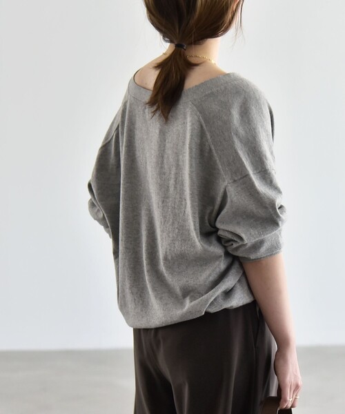 quaranciel(カランシエル)の「quaranciel:〈手洗い可能〉カシミヤ ミックス Vネック ドロスト カーディガン(カーディガン/ボレロ・レディース・ライトグレー/ブラウン・ONE SIZE)」の21枚目の写真