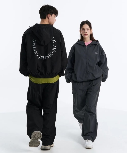 MUCENT(ムセント)の「◇MUCENT◇ブランド直輸入正規品/バックラウンド・ウィンドブレーカー Back Round Windbreaker(ブルゾン・レディース・ブラック/チャコール・FREE)」の14枚目の写真