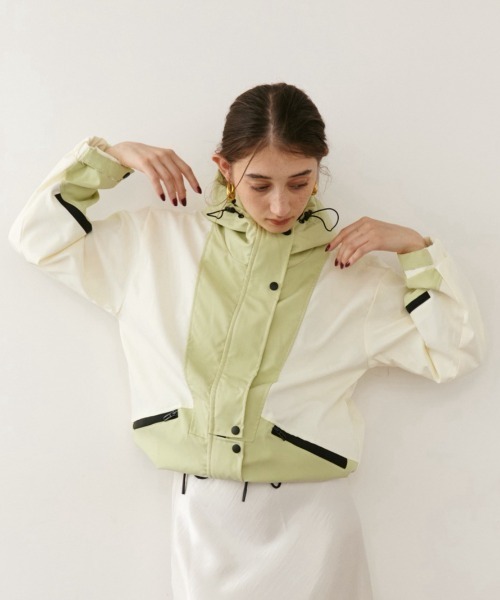 RiC(リック)の「COLOR BLOCK WINDBREAKER JACKET(ブルゾン・レディース・ミント/ブラック・FREE)」の2枚目の写真