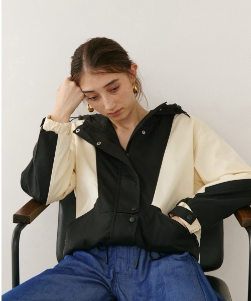 RiC(リック)の「COLOR BLOCK WINDBREAKER JACKET(ブルゾン・レディース・ミント/ブラック・FREE)」の3枚目の写真