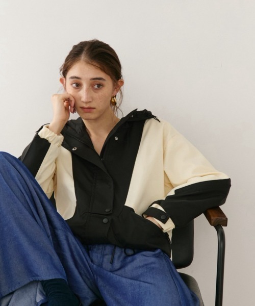 RiC(リック)の「COLOR BLOCK WINDBREAKER JACKET(ブルゾン・レディース・ミント/ブラック・FREE)」の5枚目の写真
