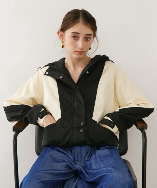 RiC(リック)の「COLOR BLOCK WINDBREAKER JACKET(ブルゾン・レディース・ミント/ブラック・FREE)」の6枚目の写真