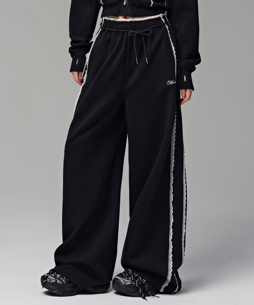 AVANDRESS(アバンドレス )の「アンジュ レース トラックパンツ_3COL(スウェットパンツ・レディース・アッシュグレー/ブラック・MEDIUM/SMALL)」の5枚目の写真