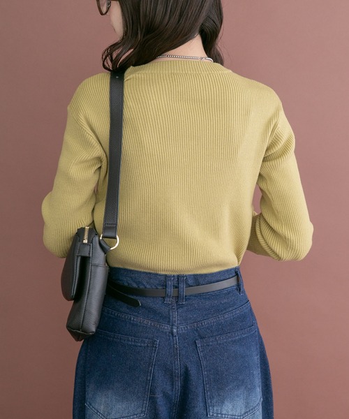 ITEMS URBANRESEARCH(アイテムズ アーバンリサーチ)の「リブクルーネックニット(ニット/セーター・レディース・オフホワイト/ブラック/グリーン系その他/レッド・FREE)」の22枚目の写真