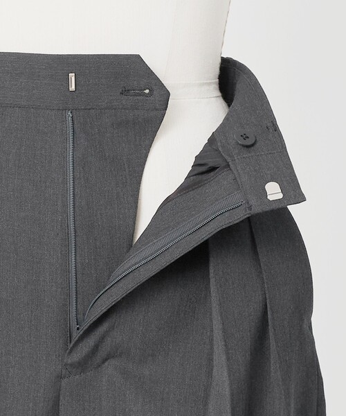 LOEFF(ロエフ)の「<LOEFF>ウールギャバジン バギーパンツ(その他パンツ・レディース・ダークグレー/モカ・00/1/0)」の15枚目の写真