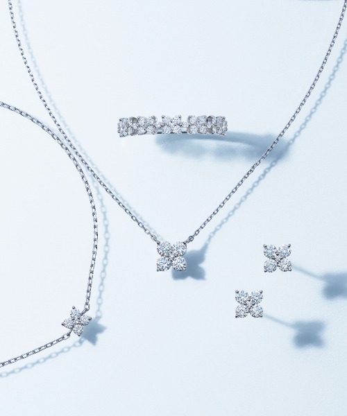 プラチナ ダイヤモンド カローラ ピアス（ピアス（両耳用））｜VENDOME