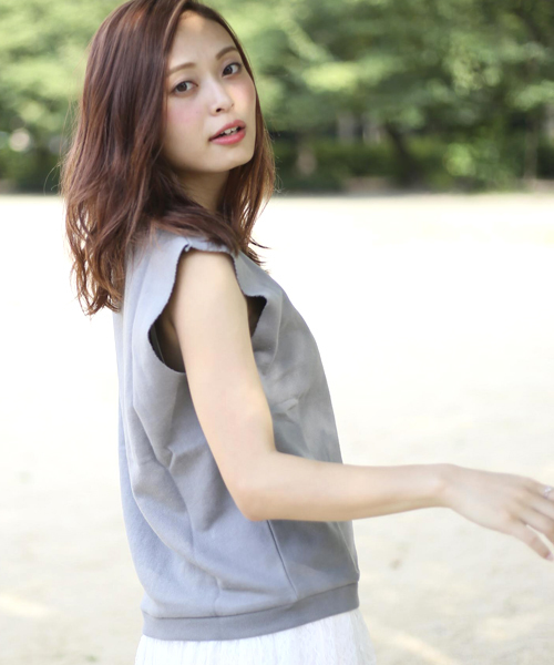 Denime(ドゥニーム)の「カットオフノースリーブスウェット(スウェット・レディース・グレー/オートミール・FREE)」の17枚目の写真