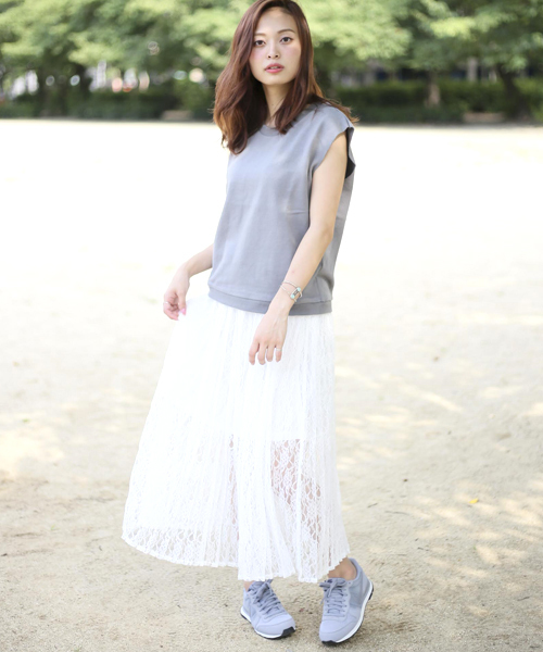 Denime(ドゥニーム)の「カットオフノースリーブスウェット(スウェット・レディース・グレー/オートミール・FREE)」の19枚目の写真