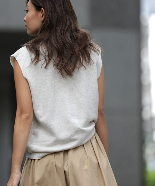 Denime(ドゥニーム)の「カットオフノースリーブスウェット(スウェット・レディース・グレー/オートミール・FREE)」の8枚目の写真