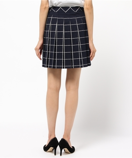 BLUE LABEL CRESTBRIDGE（ブルーレーベルクレストブリッジ）の「ウインドウペンチェックジャガード　キルトスカート（スカート・レディース・ネイビー/ベージュ・38/36/34）」の7枚目の写真