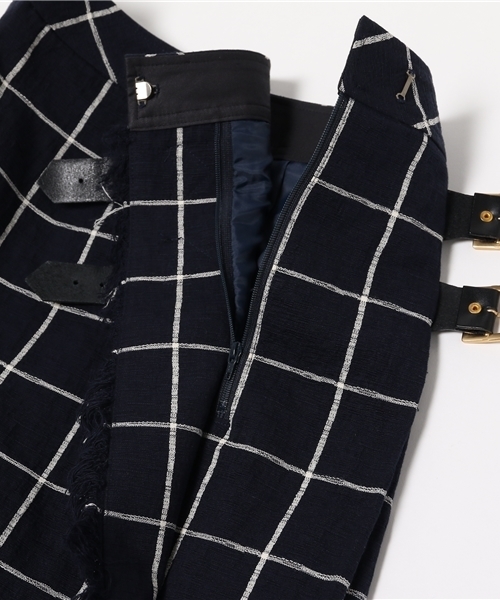 BLUE LABEL CRESTBRIDGE（ブルーレーベルクレストブリッジ）の「ウインドウペンチェックジャガード　キルトスカート（スカート・レディース・ネイビー/ベージュ・38/36/34）」の3枚目の写真