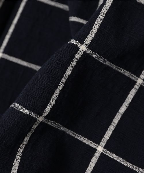 BLUE LABEL CRESTBRIDGE（ブルーレーベルクレストブリッジ）の「ウインドウペンチェックジャガード　キルトスカート（スカート・レディース・ネイビー/ベージュ・38/36/34）」の4枚目の写真