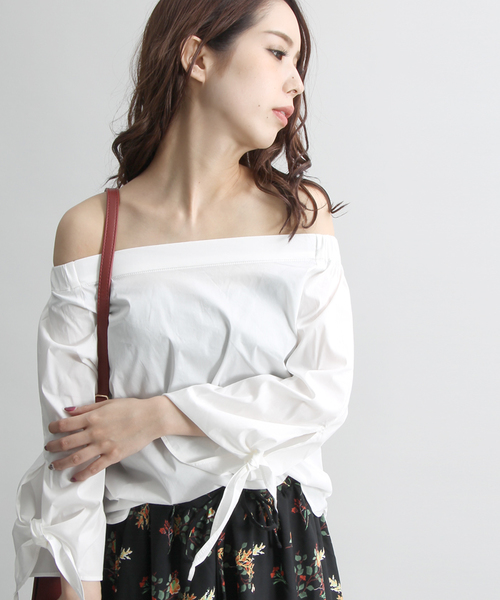 WEGO(ウィゴー)の「WEGO/袖リボンオフショル5分袖ブラウス(シャツ/ブラウス・レディース・ダークオレンジ/ブラック/ホワイト・FREE)」の1枚目の写真