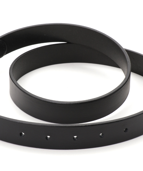 URBAN RESEARCH（アーバンリサーチ）の「VAAL細レザーベルト（ベルト・レディース・ブラック/ブラウン・FREE）」の6枚目の写真