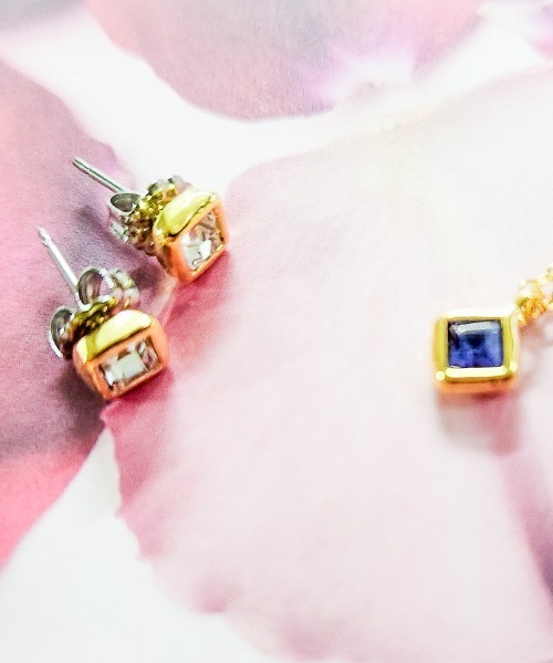 rovtski(ロフトスキー)の「Z)【LEF MADE】プチスクエアピアス(ピアス(両耳用)・レディース・ホワイト/ブラック/ベージュ/グレー/クリア/ダークグレー/レッド/エメラルド/ブルーパープル/ブラウン系その他・FREE)」の22枚目の写真