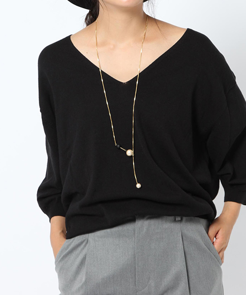 laboratory work（ラボラトリーワーク）の「抜け感ゆるVニット（ニット/セーター・レディース・杢グレー/オフホワイト/ブラック/レッド/グリーン・MEDIUM）」の3枚目の写真