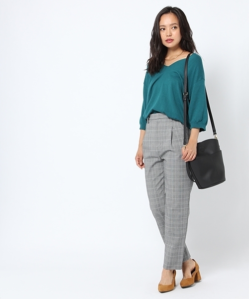 laboratory work（ラボラトリーワーク）の「抜け感ゆるVニット（ニット/セーター・レディース・杢グレー/オフホワイト/ブラック/レッド/グリーン・MEDIUM）」の13枚目の写真