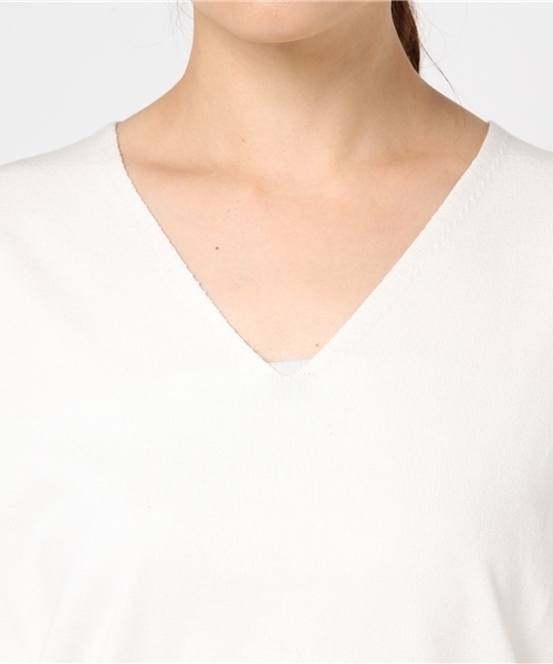 laboratory work（ラボラトリーワーク）の「抜け感ゆるVニット（ニット/セーター・レディース・杢グレー/オフホワイト/ブラック/レッド/グリーン・MEDIUM）」の9枚目の写真