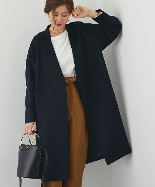 STUDIOUS(ステュディオス)の「【STUDIOUS】《WEB限定》 ベルテッドノーカラーガウンコート(その他アウター・レディース・ブラック/ベージュ/グレー・1/0)」の2枚目の写真