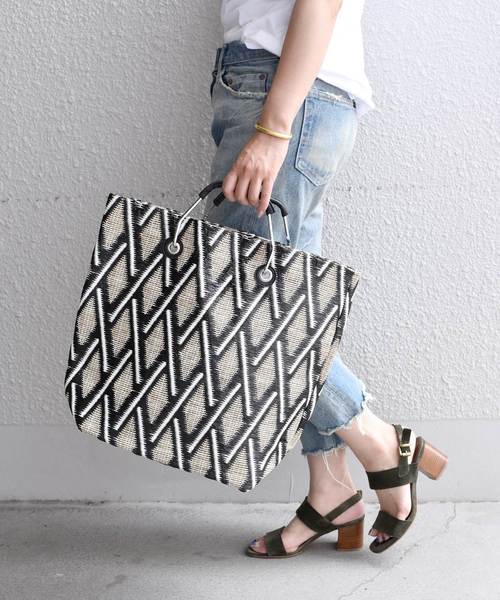 CONTROL FREAK / CTFK（コントロールフリーク）の「【WEB限定】control freak:メタルハンドルシートバッグ ◇◇（トートバッグ・レディース・ブラック/ブルー・ONE SIZE）」の2枚目の写真