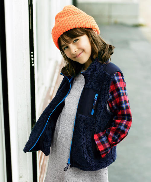 green label relaxing(グリーンレーベルリラクシング)の「【キッズ】リョウメン ボア ジップ ベスト(ベスト・キッズ・パープル/ベージュ/ネイビー・105/115/95/125/135)」の1枚目の写真