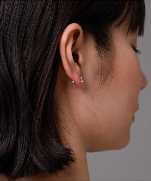 LION HEART（ライオンハート）の「“HOWL”シールドピアス/シルバー925【LION HEART / ライオンハート】（ピアス（片耳用）・メンズ・シルバー・ONE SIZE）」の6枚目の写真