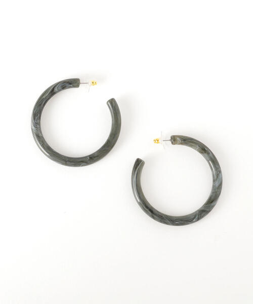 green label relaxing（グリーンレーベルリラクシング）の「CFC カラーACフープ/ピアス（ピアス（両耳用）・レディース・イエロー/ケリー/オフホワイト/ダークグリーン/ベージュ・FREE）」の4枚目の写真