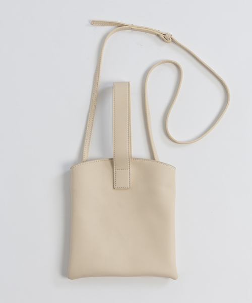 Libra Cue(リブラ キュー)の「Libra 2WAY mini bag(ショルダーバッグ・レディース・ブラック/アイボリー・FREE)」の11枚目の写真